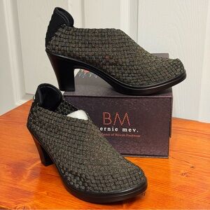 Bernie Mev Women's Chesca Gold/Black Shimmer Mid Heels Size 37